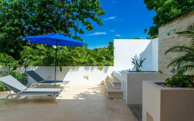 Luxury Private 3BED Villa, Garden, Pool,Security