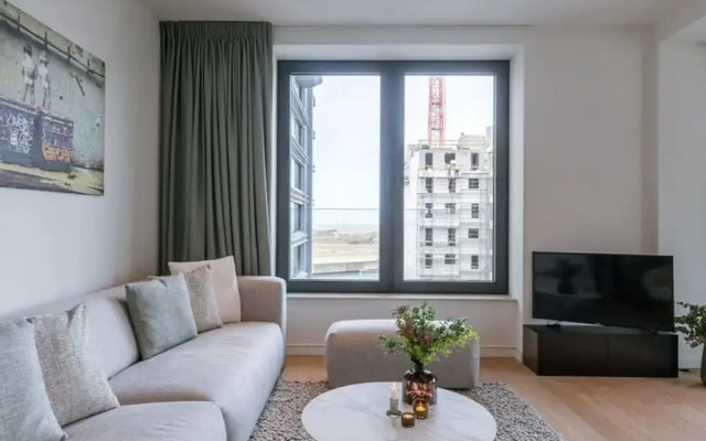 Stylish 2 Bedroom With Terrace and Parking