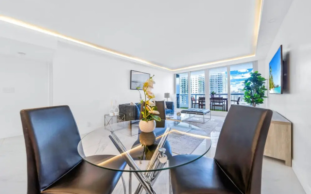 Serene and Modern Apartment Centrally Located