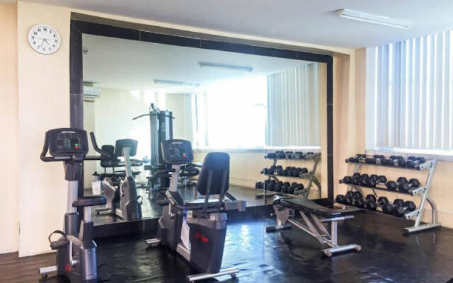 RedDoorz Apartment @ Seasons City