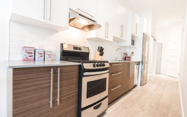 LikeAHotel-Ste Catherine/Downtown Montreal