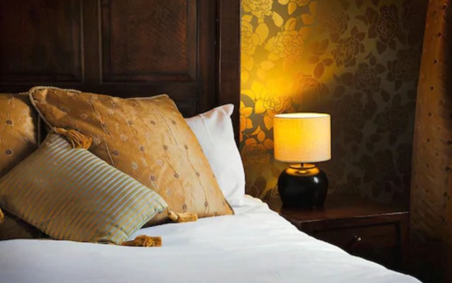 The White Cliffs Hotel