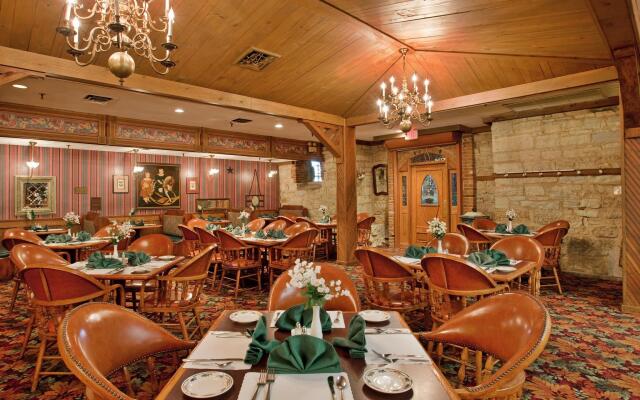 Holiday Inn St. Louis West Six Flags by IHG