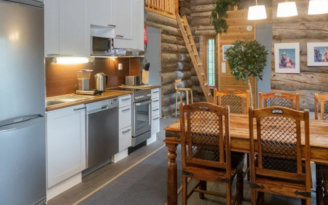 Holiday Home Muuttohaukka