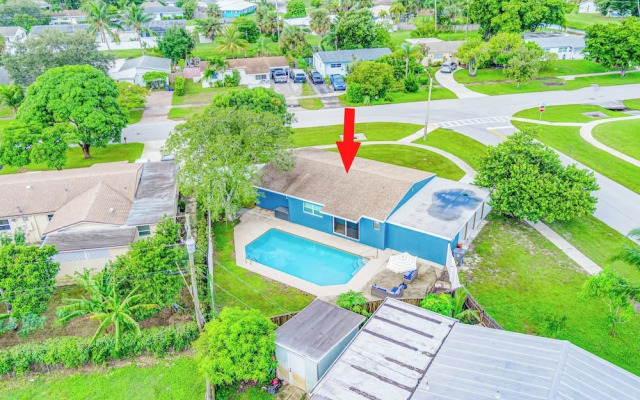 Sunshine Villa w/ Private Pool