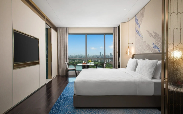HUALUXE Shanghai Changfeng Park by IHG