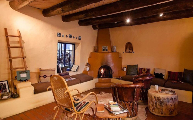 Adobe & Pines Inn