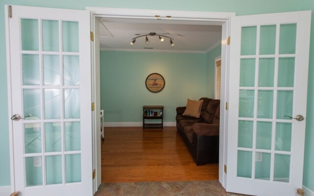 Salty Dog - Dog Friendly Home On Sanibel! 3 Bedroom Home