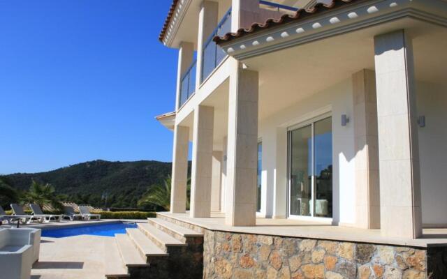 Villa De Oro