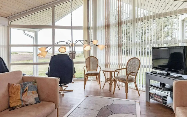 8 Person Holiday Home in Spottrup