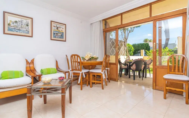 Bella in Alc dia With 3 Bedrooms and 2 Bathrooms