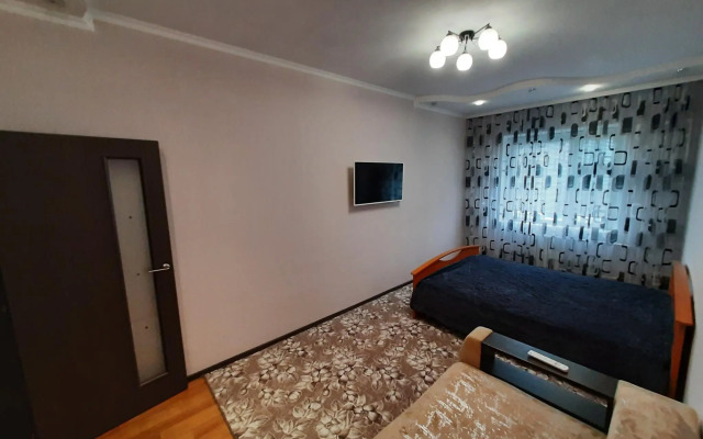 Апартаменты на улице Нововартовская 4