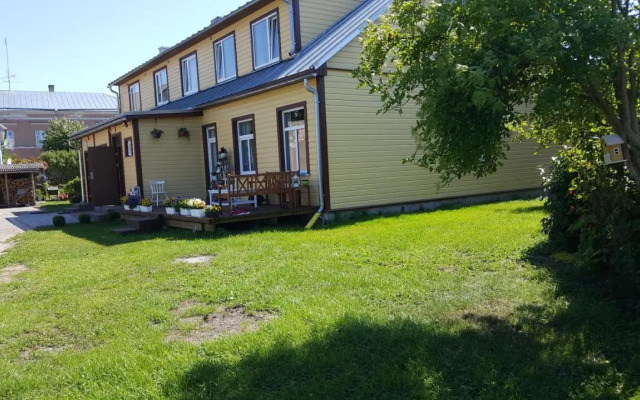 Summer Apartment