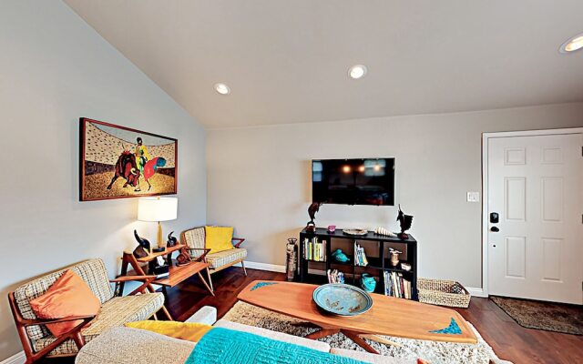 Bright 3BR Main Street El Segundo by RedAwning