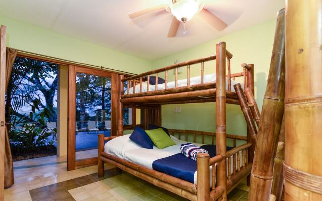 Monos Locos - Portasol Vacation Rental