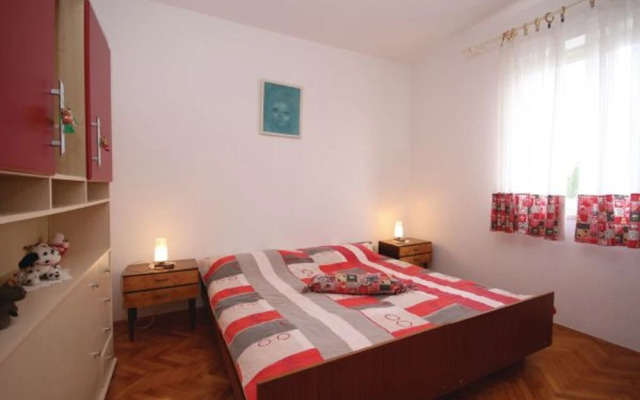 Apartment 773