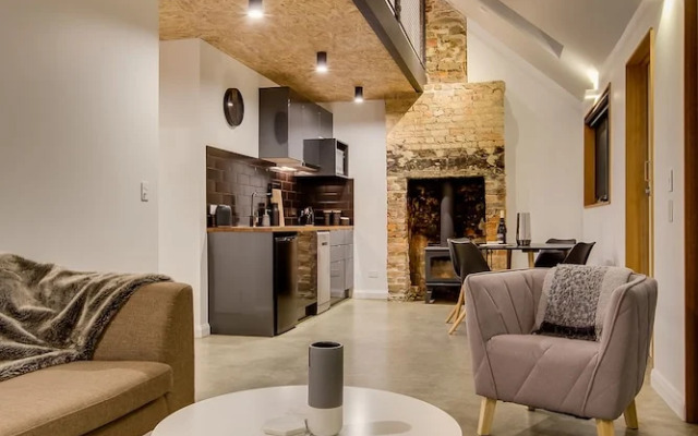 White Room Apartments
