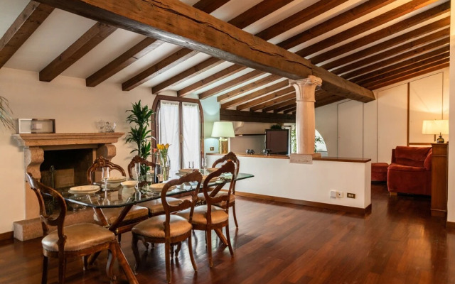Prestigious Residence Brà with a turret overlooking Verona