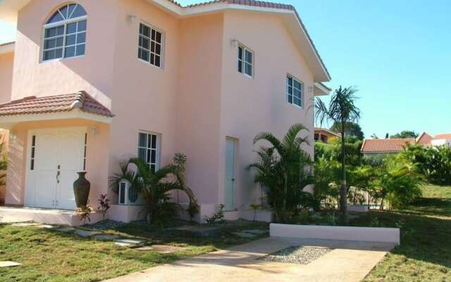 Comfortable 4 Bedroom Villa Near Downtown Sosua