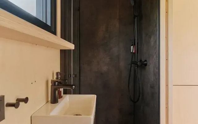 Raus | Cabins am See mit Sauna + Hot-Tub