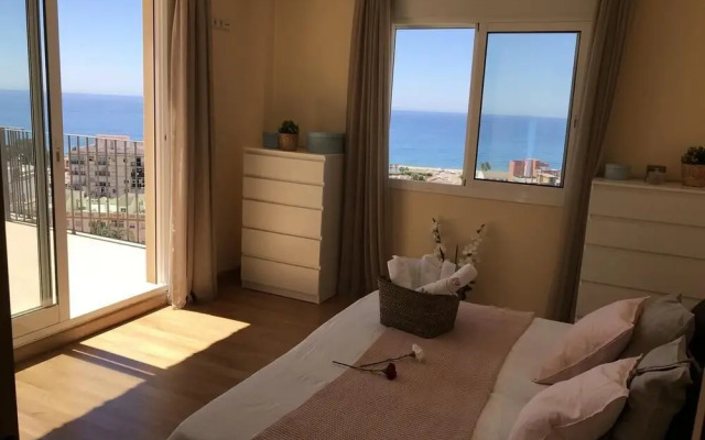 Rooms in Seafront Villa