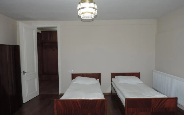 Tetriani Guesthouse