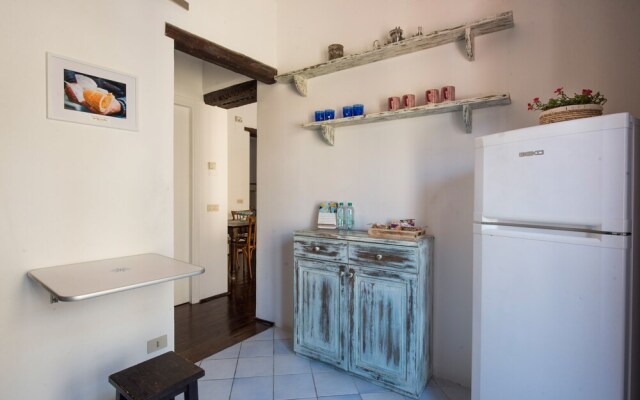 Terrazza e stile sui tetti della Kalsa