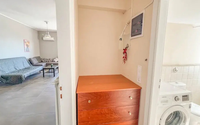 Alimos Sea View Family Apartment