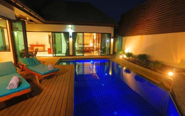 Naiharn Beach Villa