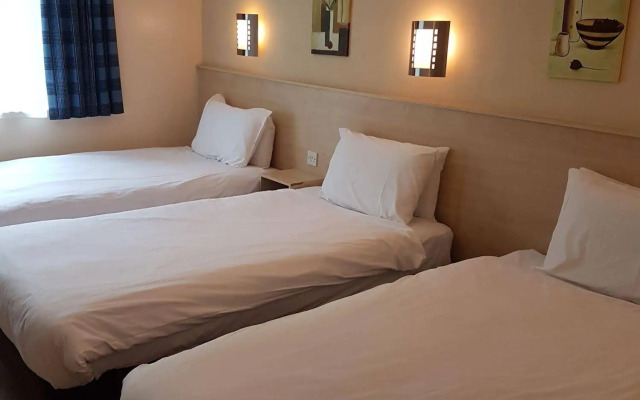 Travel Plaza Hotel