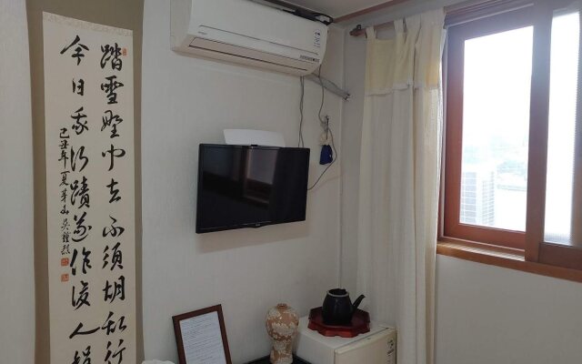 Yeonwoo Guesthouse