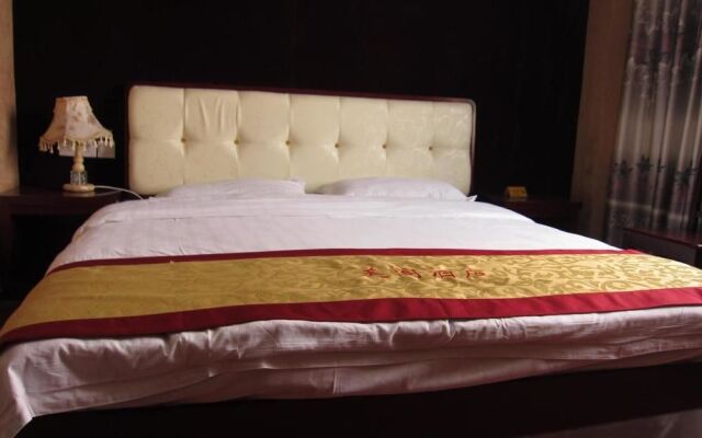 Super 8 Collection Hotel (Kuanzhai Alley Luomashi Subway Station)