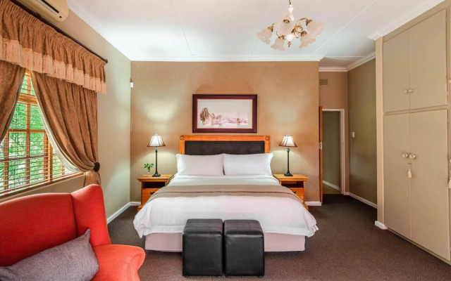 Mooiplaas Guesthouse