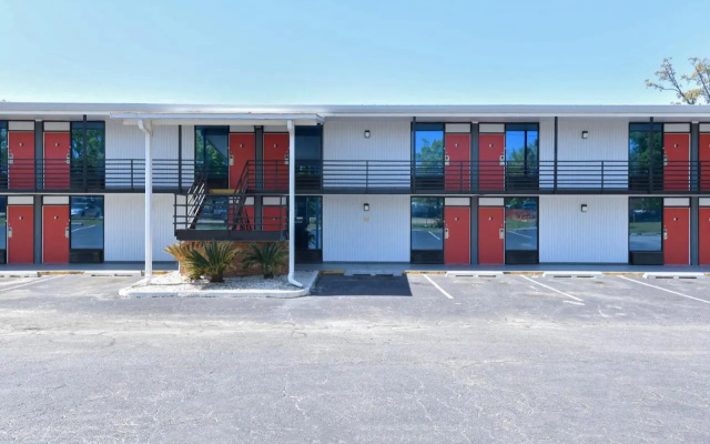 OYO Hotel Valdosta GA I-75