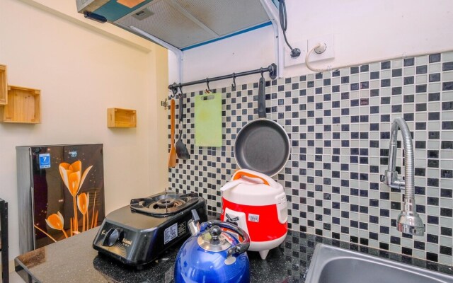 Modern And Stylish Studio At Green Pramuka Apartment