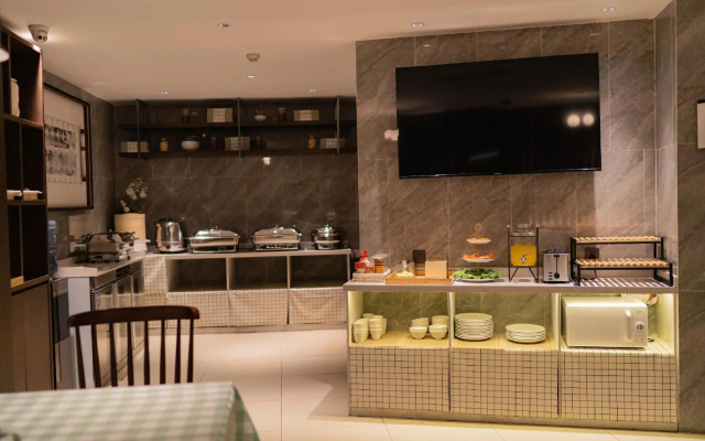 TRUE GO Hotel (Guangzhou Sun Yat-sen University Lujiang Subway Station)