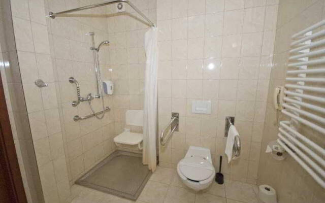 Hotel Major Budget