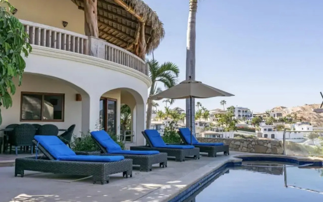 Casa Tranquila Only Steps to The Ocean 5-bedrooms Sleeps 9