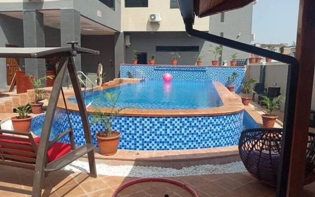 City Cruz Hotel