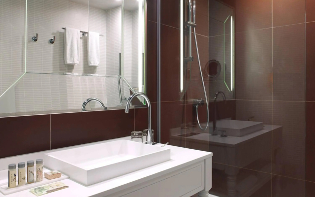 Renaissance Paris Hippodrome De St. Cloud Hotel