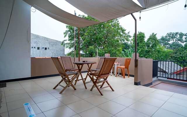 RedDoorz Syariah near Kota Cinema Mall Jatiasih