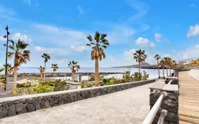 Spacious holiday home in Candelaria with terrace
