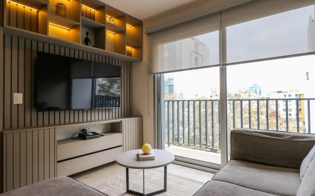 w Prestigious 3BR w Great Balcony in Miraflores