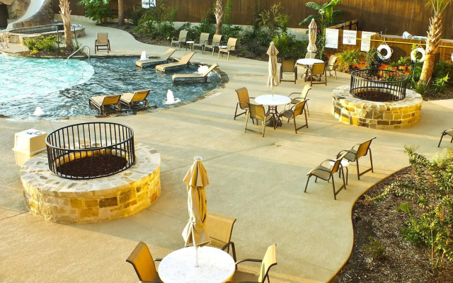 Holiday Inn Express & Suites Fredericksburg by IHG