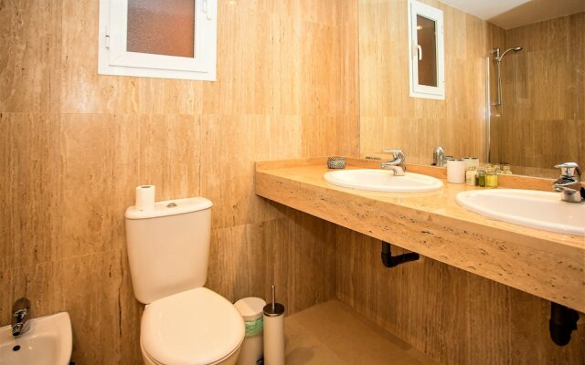 Beautiful and Spacious, 3 bedroom apartment LA23