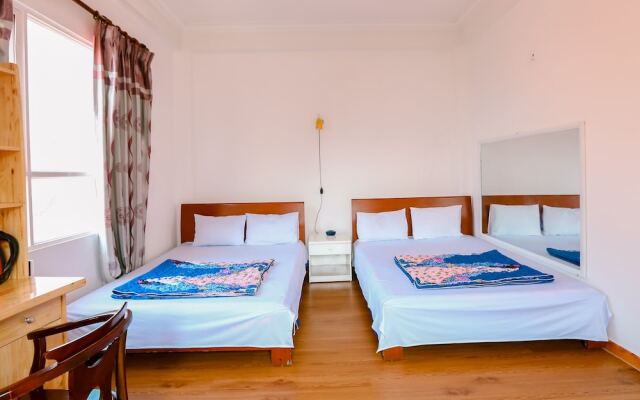 Van Xuan Hotel by OYO Rooms