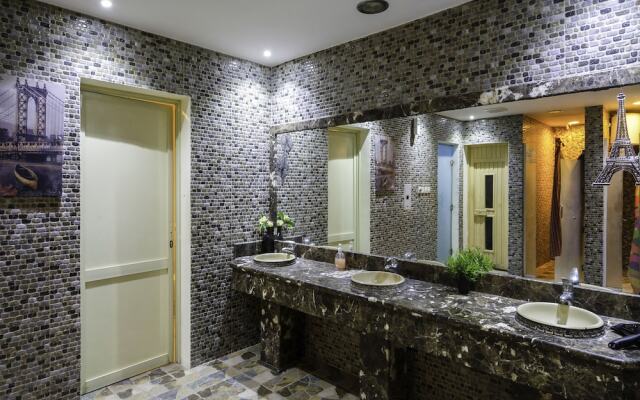 Silent Room Hotel by OYO Rooms