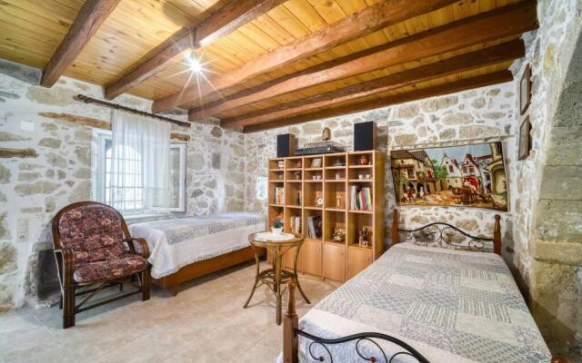 Skountakis House