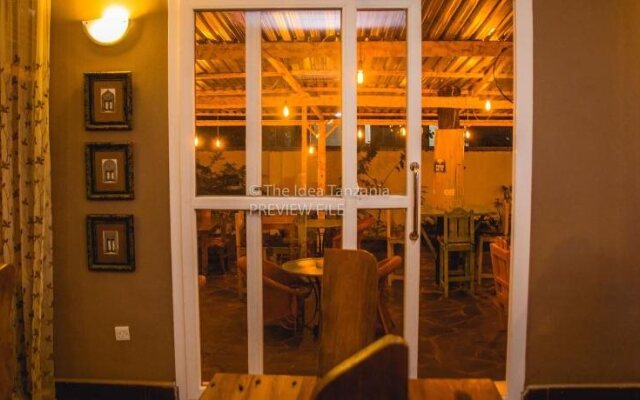 Boulevard Inn