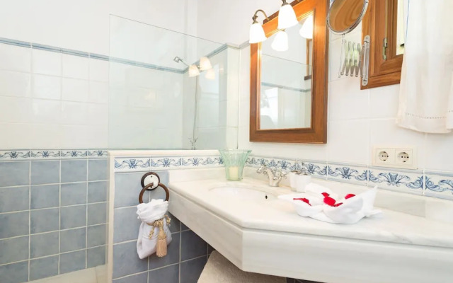 Es Pinar in Alar With 4 Bedrooms and 4 Bathrooms